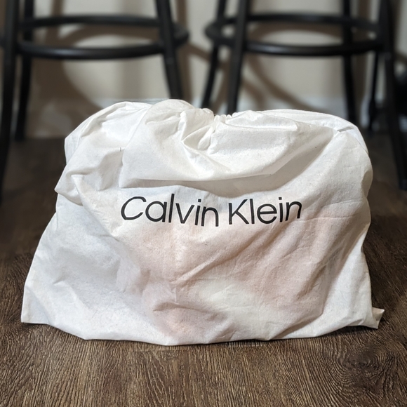 Calvin Klein Rita Crossbody - Flame Orange, NWT π¨ DISCONTINUED!π¨ - Picture 7 of 13